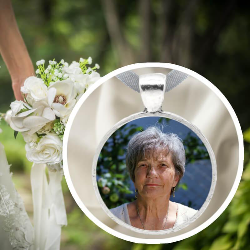 Personalized Picture Locket Bridal Bouquet Charm for Wedding Day.