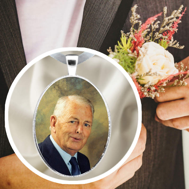 Groom's memorial pin with photo of a lovedone as a keepsake on the wedding day. All handmade and fast delivery in Ireland.