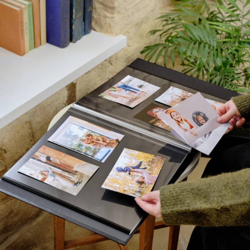 Peel page self adhesive photo album with black page